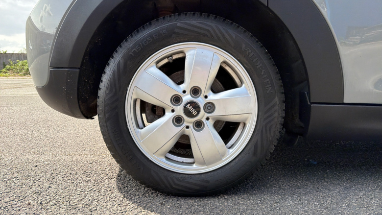 MINI Hatchback 1.5 Cooper 5dr Petrol Hatchback